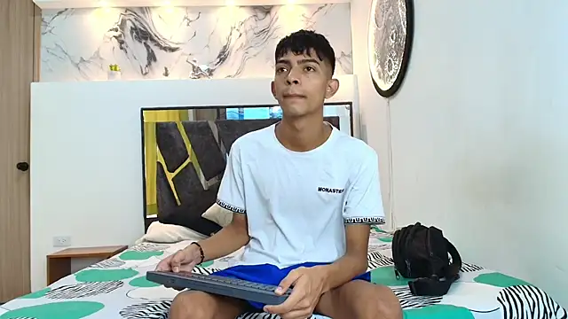 PRETTY SEX1 online show from 10.04.25