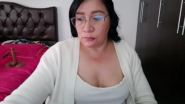 Snapshot of Grace_mature_milf chatting on 06.26.26 Grace mature milf online show from 06.26.26
