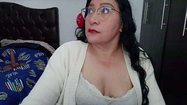Snapshot of Grace_mature_milf chatting on 07.24.26 Grace mature milf online show from 07.24.26