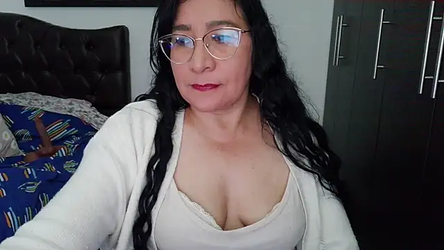 Snapshot of Grace_mature_milf chatting on 08.01.26 Grace mature milf online show from 08.01.26