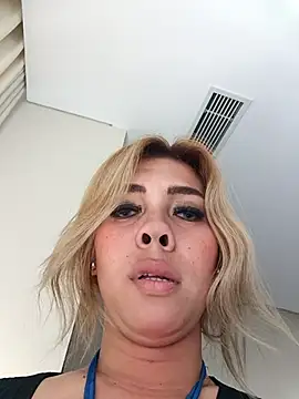 Snapshot of celyTSversa chatting on 02.14.26 celyTSversa online show from 02.14.26