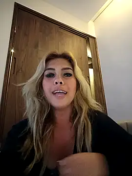 Snapshot of celyTSversa chatting on 02.18.26 celyTSversa online show from 02.18.26