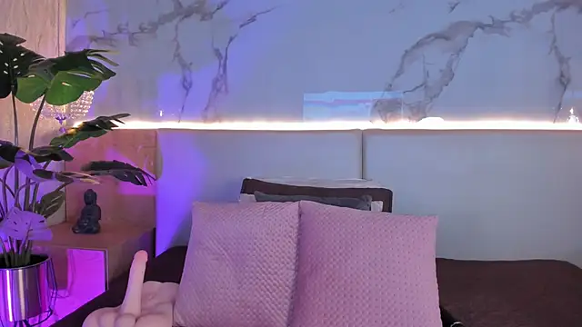 ValSmith  online show from 10.31.25