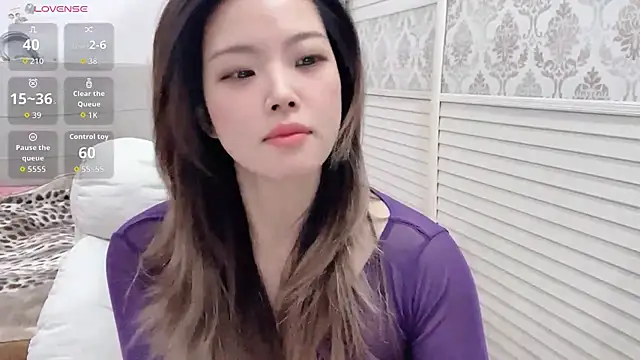 Holiland online show from 11.28.25