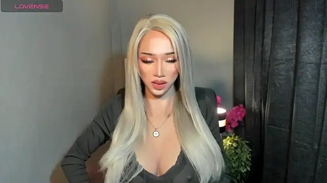 Snapshot of AiraCumSlut chatting on 04.05.26 AiraCumSlut online show from 04.05.26