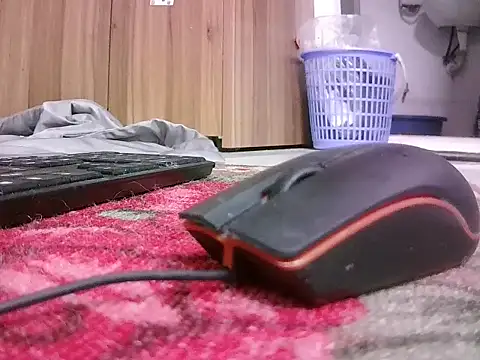 Snapshot of -Luxury chatting on 11.12.25 -Luxury online show from 11.12.25