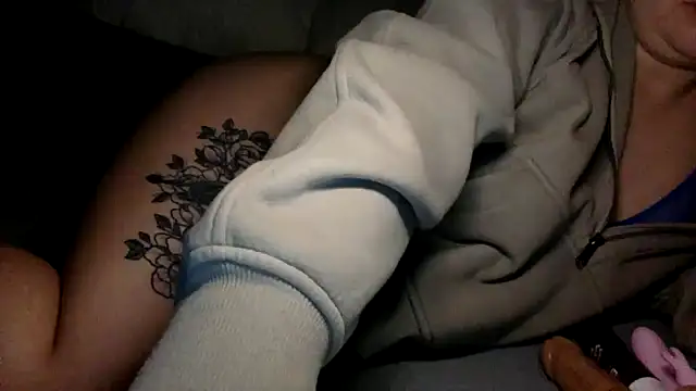 Izzy not so innocent online show from 11.15.25