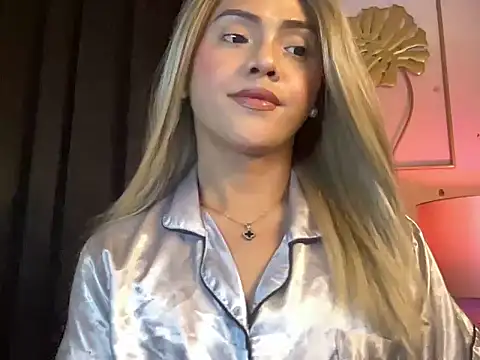 Snapshot of calimonroe chatting on 03.19.26 calimonroe online show from 03.19.26