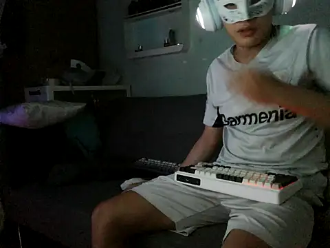 Snapshot of boyhigh1997 chatting on 05.31.26 boyhigh1997 online show from 05.31.26