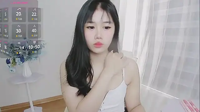Snapshot of -Rose-Lucky- chatting on 09.24.25 -Rose-Lucky- online show from 09.24.25