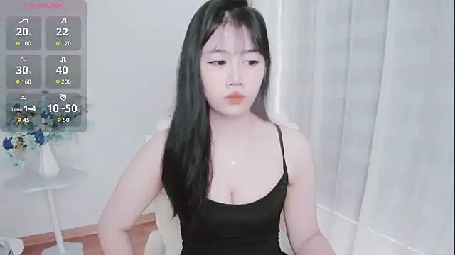 Snapshot of -Rose-Lucky- chatting on 10.08.25 -Rose-Lucky- online show from 10.08.25