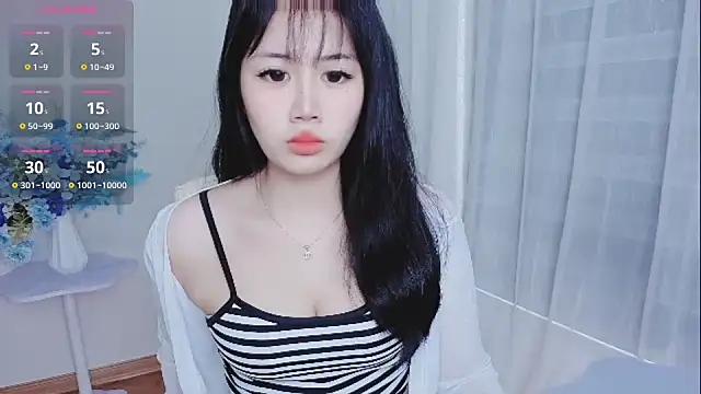 Snapshot of -Rose-Lucky- chatting on 10.13.25 -Rose-Lucky- online show from 10.13.25