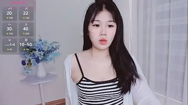 Snapshot of -Rose-Lucky- chatting on 10.16.25 -Rose-Lucky- online show from 10.16.25