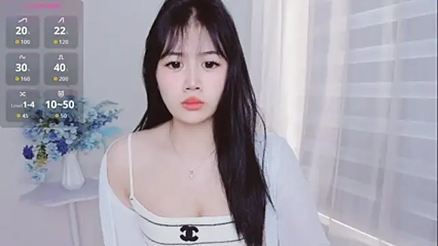 Snapshot of -Rose-Lucky- chatting on 10.20.25 -Rose-Lucky- online show from 10.20.25
