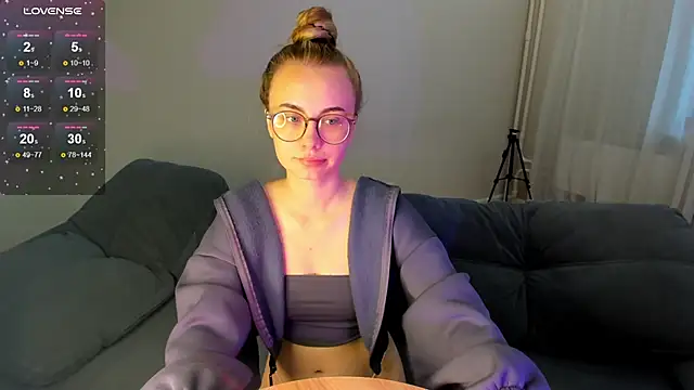 Snapshot of MewStella chatting on 10.02.25 MewStella online show from 10.02.25