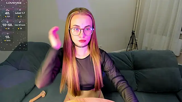 Snapshot of MewStella chatting on 10.06.25 MewStella online show from 10.06.25