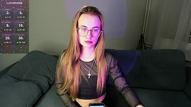 Snapshot of MewStella chatting on 11.02.25 MewStella online show from 11.02.25