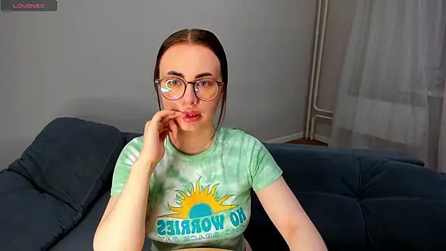 MewStella online show from 05.05.26