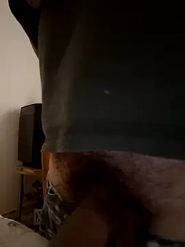 Snapshot of hugecock4u1990 chatting on 09.25.25 hugecock4u1990 online show from 09.25.25