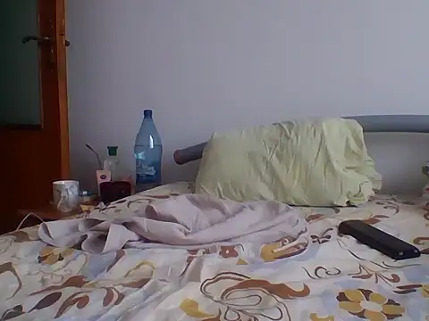 Snapshot of hugecock4u1990 chatting on 10.23.25 hugecock4u1990 online show from 10.23.25