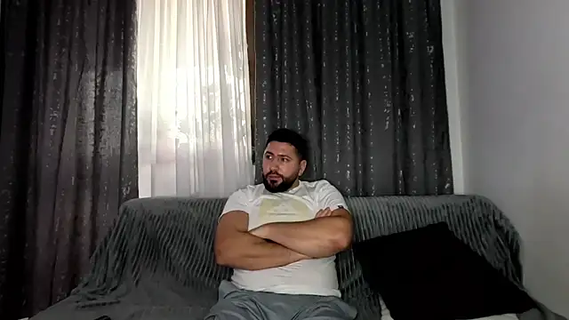 Gold Alpha Boy online show from 11.11.25