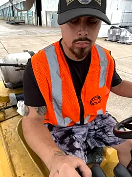 PuttieIn online show from 09.18.25