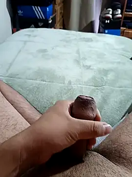 Snapshot of Cuajinais01 chatting on 10.29.25 Cuajinais01 online show from 10.29.25