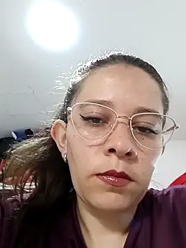 Isabella5 Brown  online show from 10.28.25