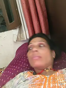 Snapshot of ISHANI-SINGH chatting on 10.15.25 ISHANI-SINGH online show from 10.15.25