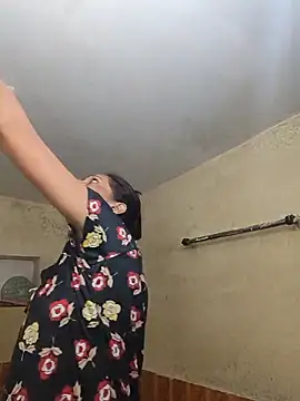 Snapshot of ISHANI-SINGH chatting on 10.16.25 ISHANI-SINGH online show from 10.16.25