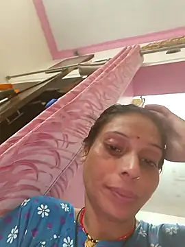 Snapshot of ISHANI-SINGH chatting on 10.28.25 ISHANI-SINGH online show from 10.28.25