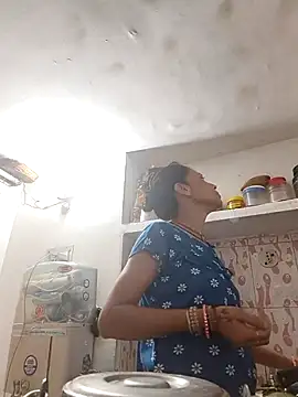 Snapshot of ISHANI-SINGH chatting on 10.29.25 ISHANI-SINGH online show from 10.29.25