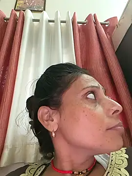 Snapshot of ISHANI-SINGH chatting on 12.05.25 ISHANI-SINGH online show from 12.05.25