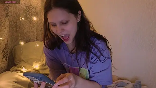 Snapshot of Lunliss chatting on 02.11.26 Lunliss online show from 02.11.26