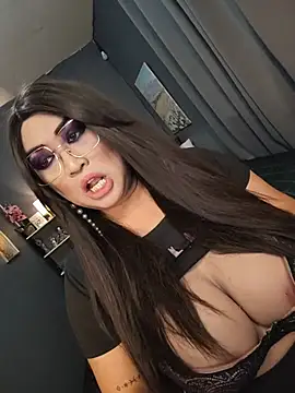 Snapshot of Mselegantjanina chatting on 07.18.26 Mselegantjanina online show from 07.18.26