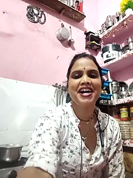 Snapshot of Cut_ragni chatting on 04.08.26 Cut ragni online show from 04.08.26
