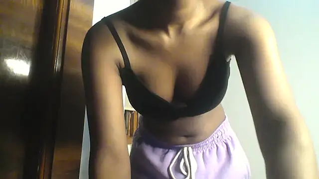 Snapshot of mickle_james chatting on 02.17.26 mickle james online show from 02.17.26