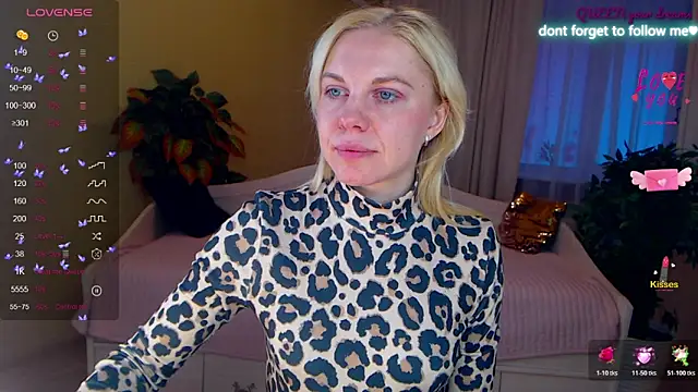 Snapshot of LiSinDoll chatting on 03.17.26 LiSinDoll online show from 03.17.26