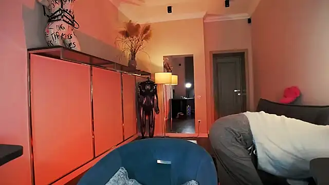 Snapshot of MariGven chatting on 11.05.25 MariGven online show from 11.05.25