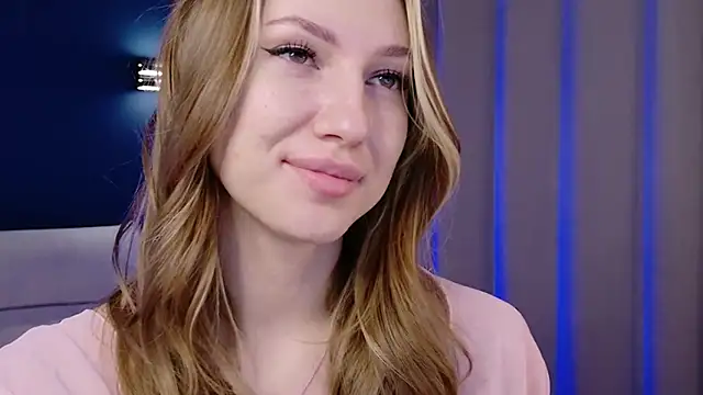 Snapshot of MariGven chatting on 11.10.25 MariGven online show from 11.10.25