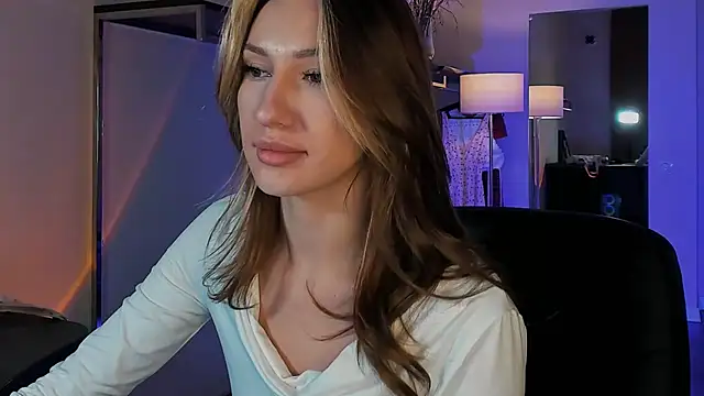 Snapshot of MariGven chatting on 12.05.25 MariGven online show from 12.05.25