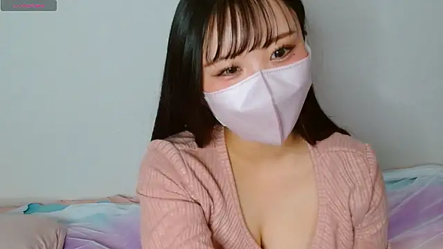 Snapshot of YUMI_T chatting on 02.17.26 YUMI T online show from 02.17.26