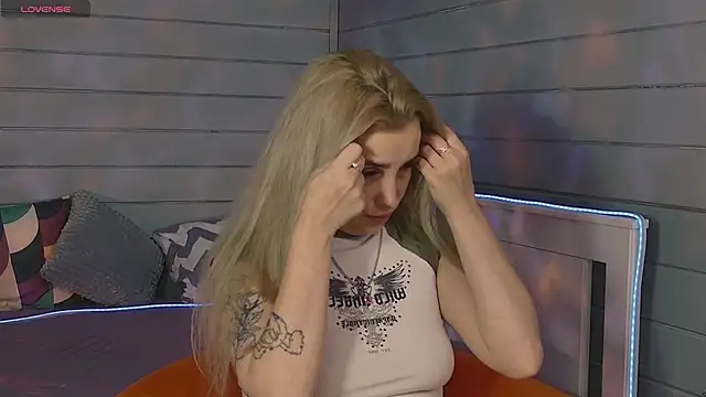 Crystal Jull online show from 10.06.25