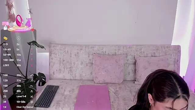 Snapshot of missweetpeach chatting on 06.25.26 missweetpeach online show from 06.25.26