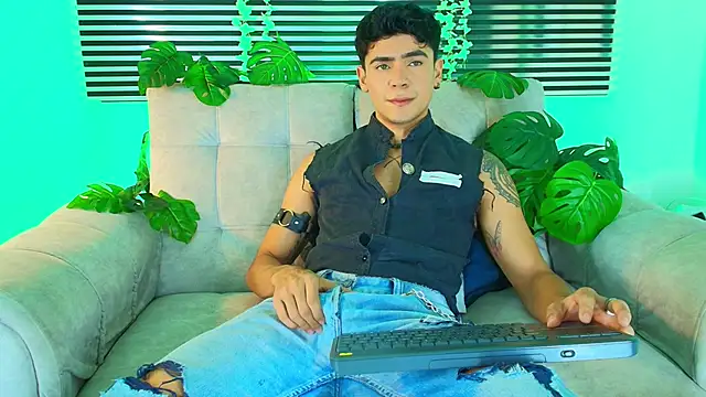 CamiiGuzmanX online show from 06.08.26