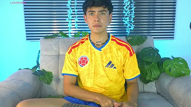 CamiiGuzmanX online show from 06.17.26