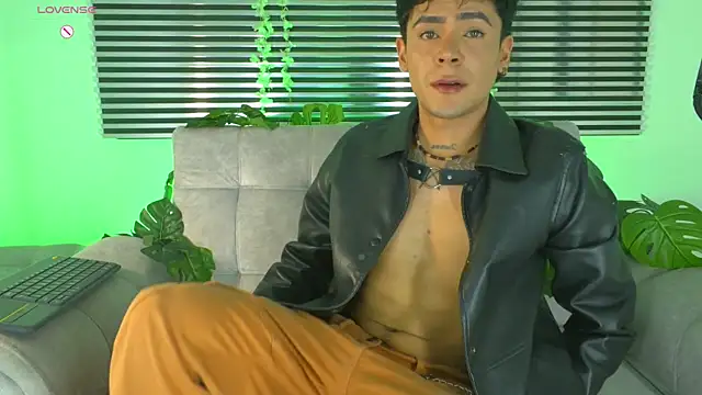 CamiiGuzmanX online show from 06.18.26