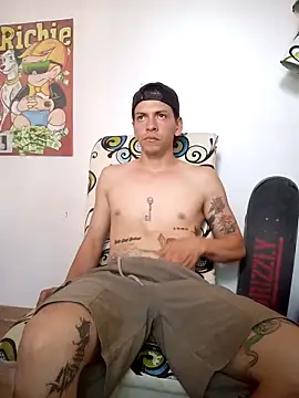 Snapshot of Thomasjons_ chatting on 09.15.25 Thomasjons online show from 09.15.25