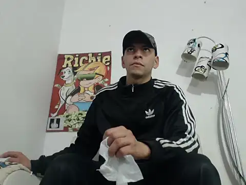 Snapshot of Thomasjons_ chatting on 11.10.25 Thomasjons online show from 11.10.25