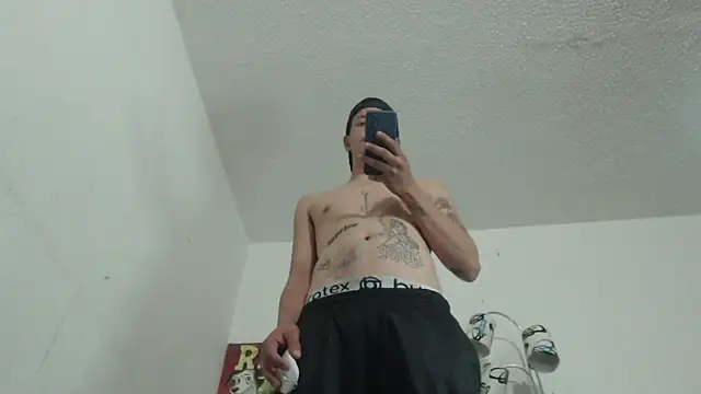 Snapshot of Thomasjons_ chatting on 11.13.25 Thomasjons online show from 11.13.25